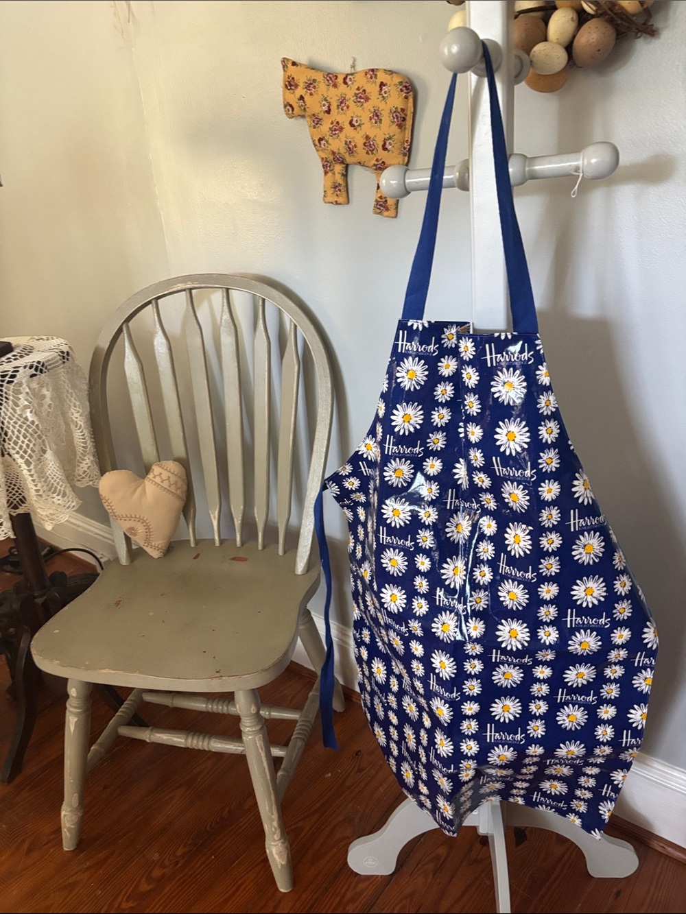 Harrods Blue Daisy-Print Kitchen Apron